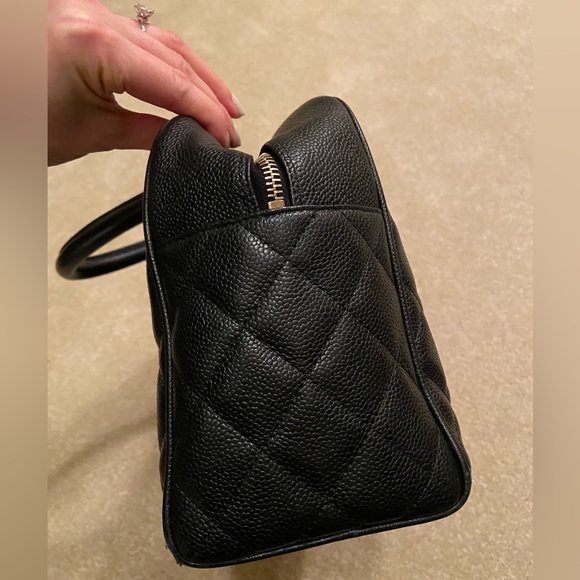 Authentic Chanel caviar bowler bag black - Picture 6 of 11